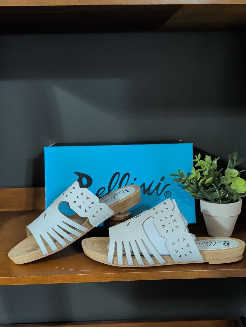 Bellini White Nikole Cutout Slide Sandals Size 8